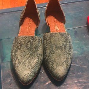 Sixtyseven size  38 green snake pattern embossed